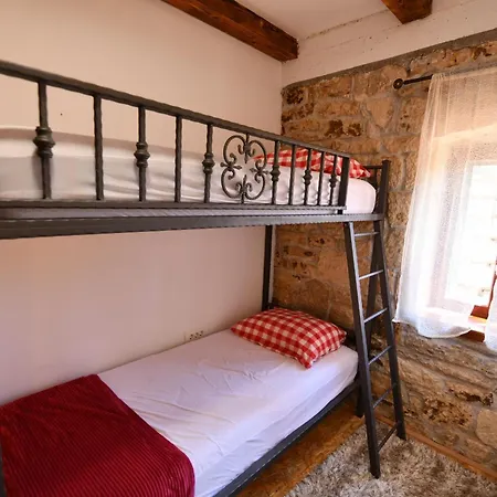 Apartamento Rural Podastrana Sinj