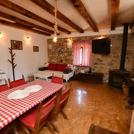 Rural Podastrana シニ
